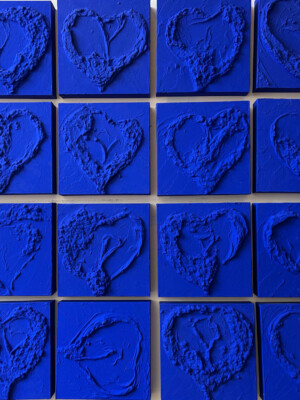 JP6954 - 15x8x8 inches - 15x20x20 cm peinture coeur bleu - monochrome JalinePol, Artiste peintre à Lyon - Avec tout mon amour